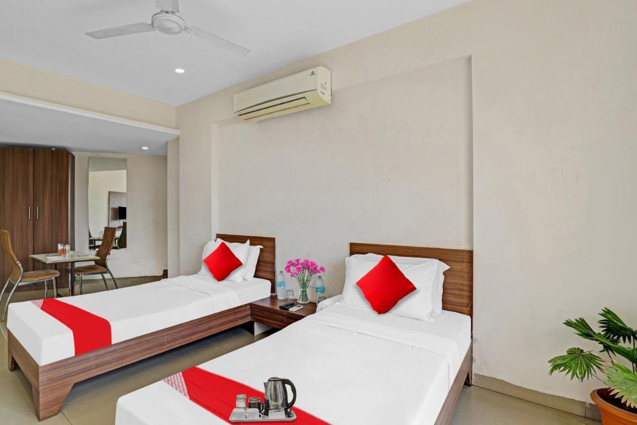Oyo Flagship Hotel Residency ศิลวัสสา ภายนอก รูปภาพ