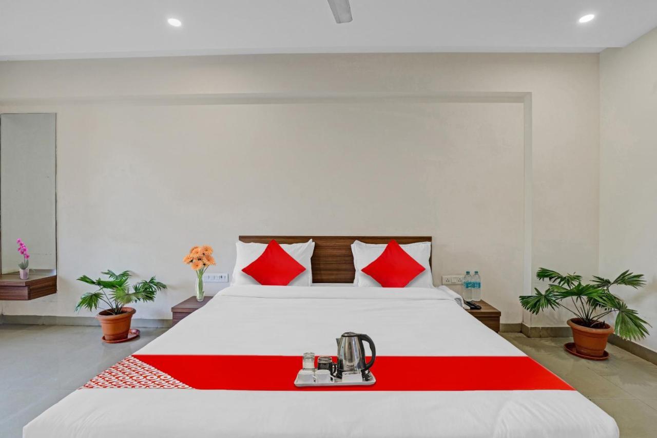 Oyo Flagship Hotel Residency ศิลวัสสา ภายนอก รูปภาพ