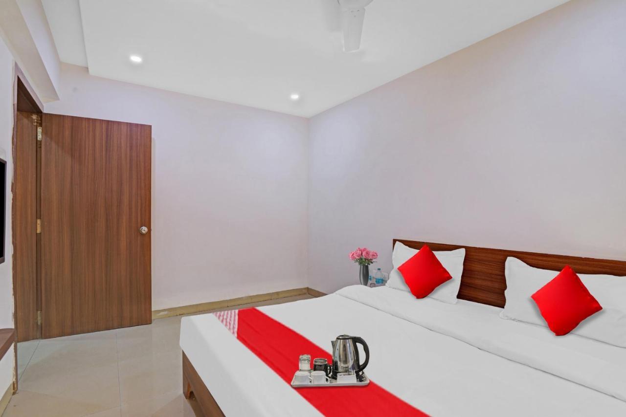 Oyo Flagship Hotel Residency ศิลวัสสา ภายนอก รูปภาพ
