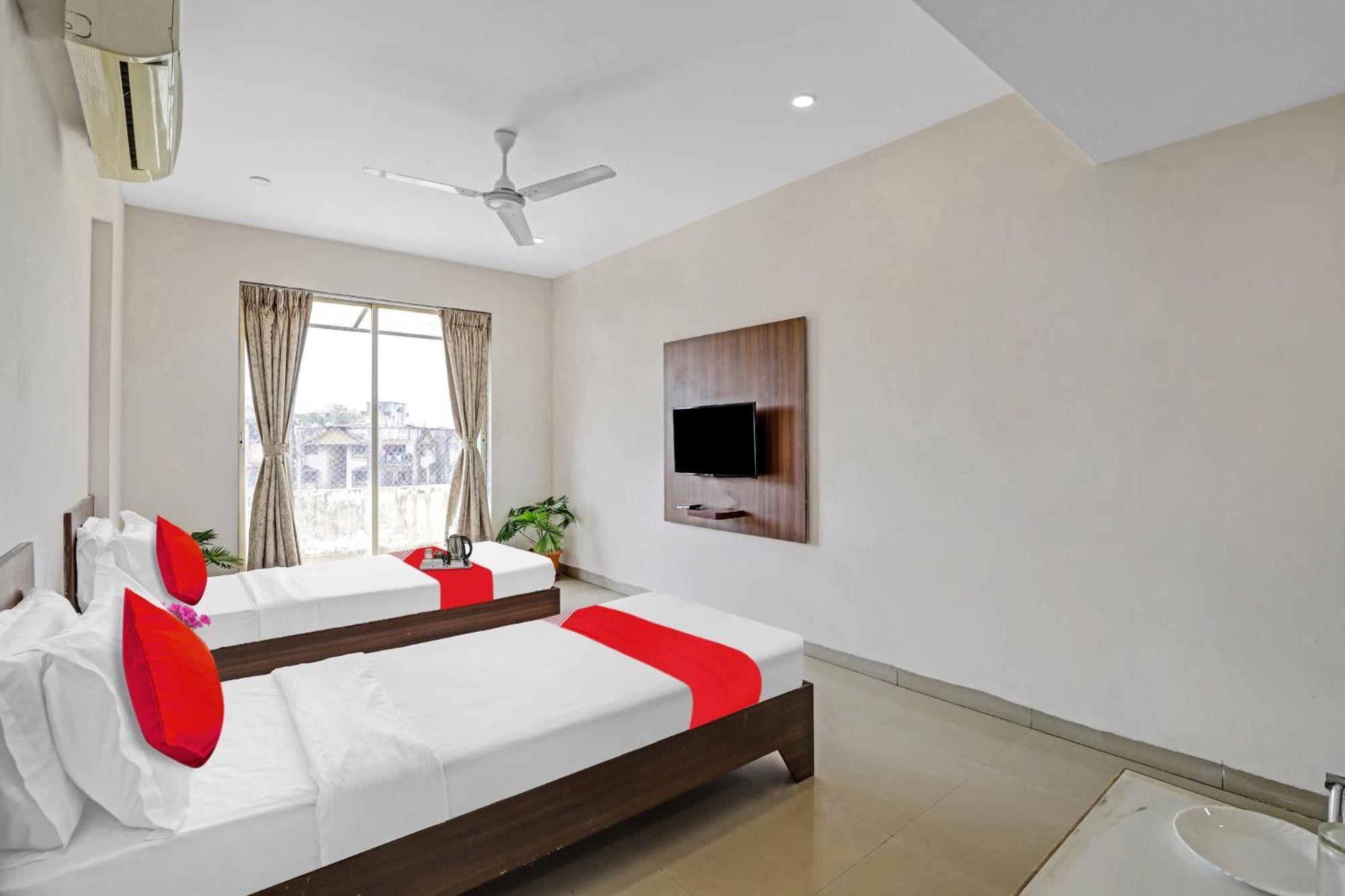Oyo Flagship Hotel Residency ศิลวัสสา ภายนอก รูปภาพ